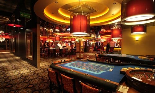Baccarat terem visszafogott hangulatban